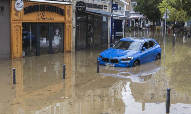 Inondations en Ardèche : Découvrez la catastrophe sans précédent qui frappe le département !